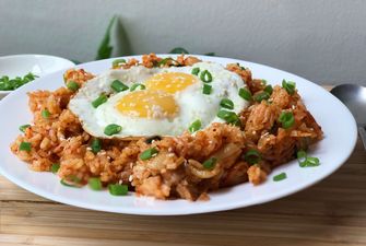 Kimchi fried rice | 김치볶음밥